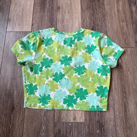 🛍️Care Bears crop tee size large excellent condition - Picture 2 of 6